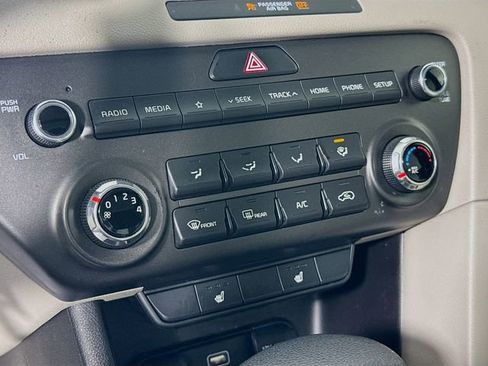 Used 2020 Kia Sportage S w/ S Sunroof Package image 16