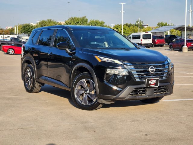 Used 2026 Nissan Rogue SV FWD image 2