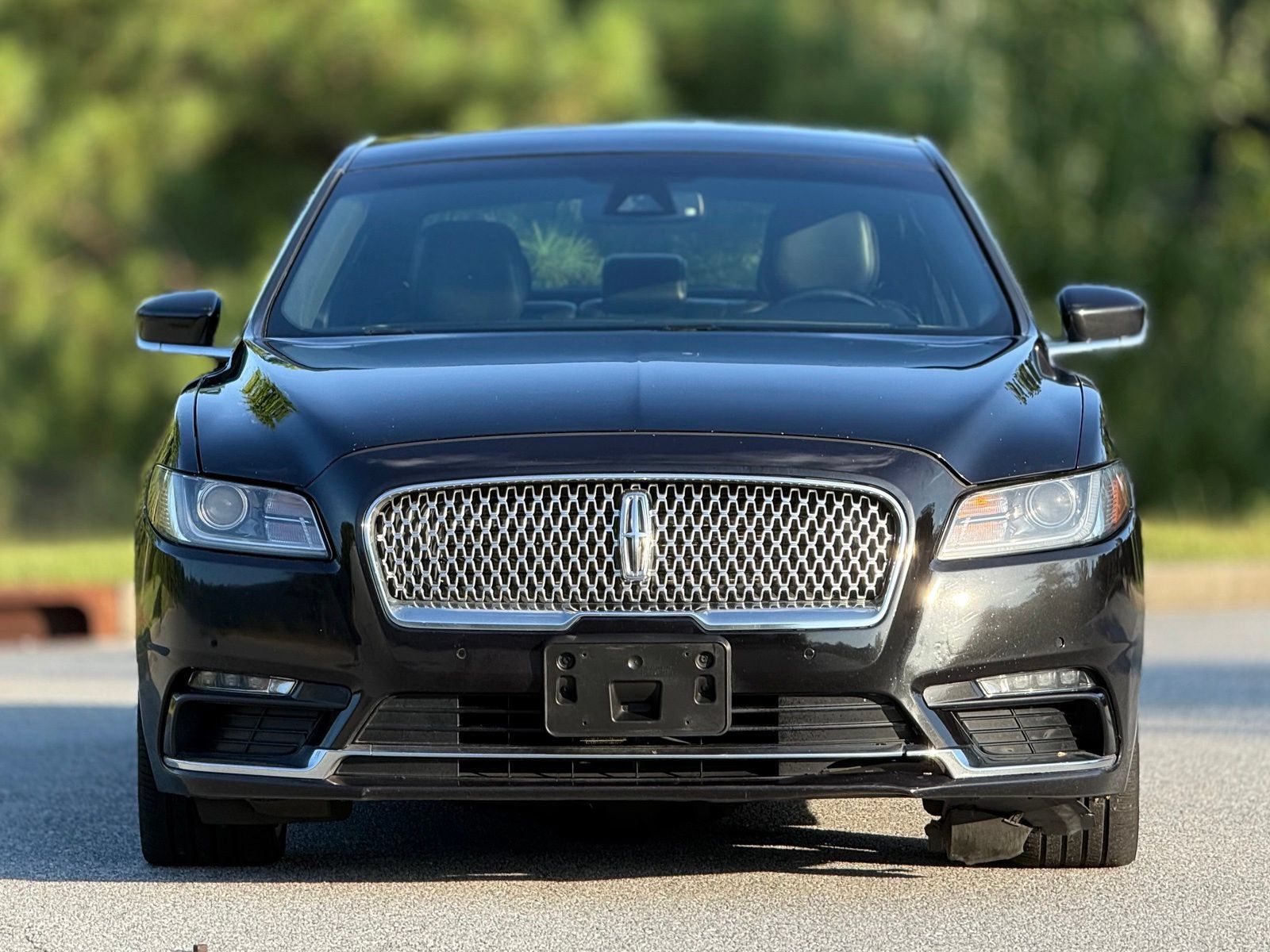 Used 2020 Lincoln Continental AWD w/ Premium Package image 3