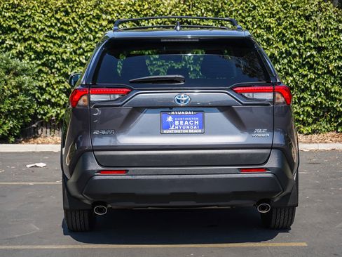 Used 2024 Toyota RAV4 XLE AWD/4WD image 5