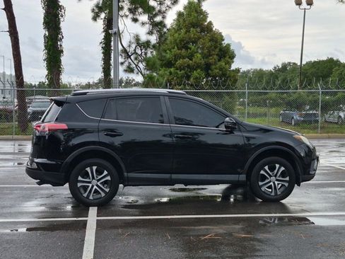 Used 2016 Toyota RAV4 LE AWD/4WD image 4