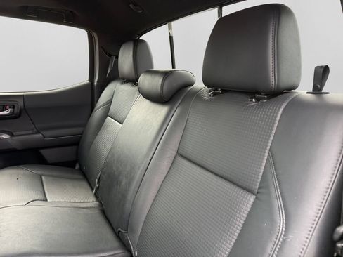 Used 2021 Toyota Tacoma TRD Sport w/ TRD Premium Sport Package AWD/4WD image 39