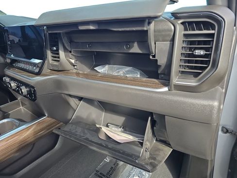 Used 2025 Chevrolet Silverado 1500 LT Trail Boss w/ LT Trail Boss Premium Package image 18