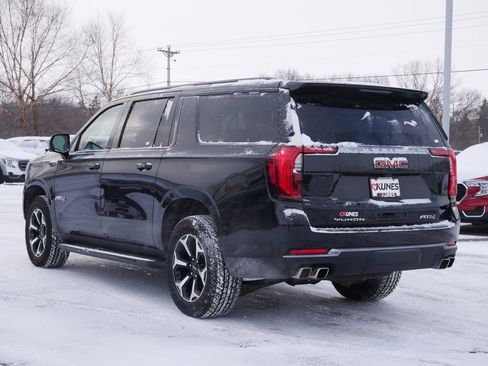 Used 2025 GMC Yukon XL AT4 AWD/4WD image 8