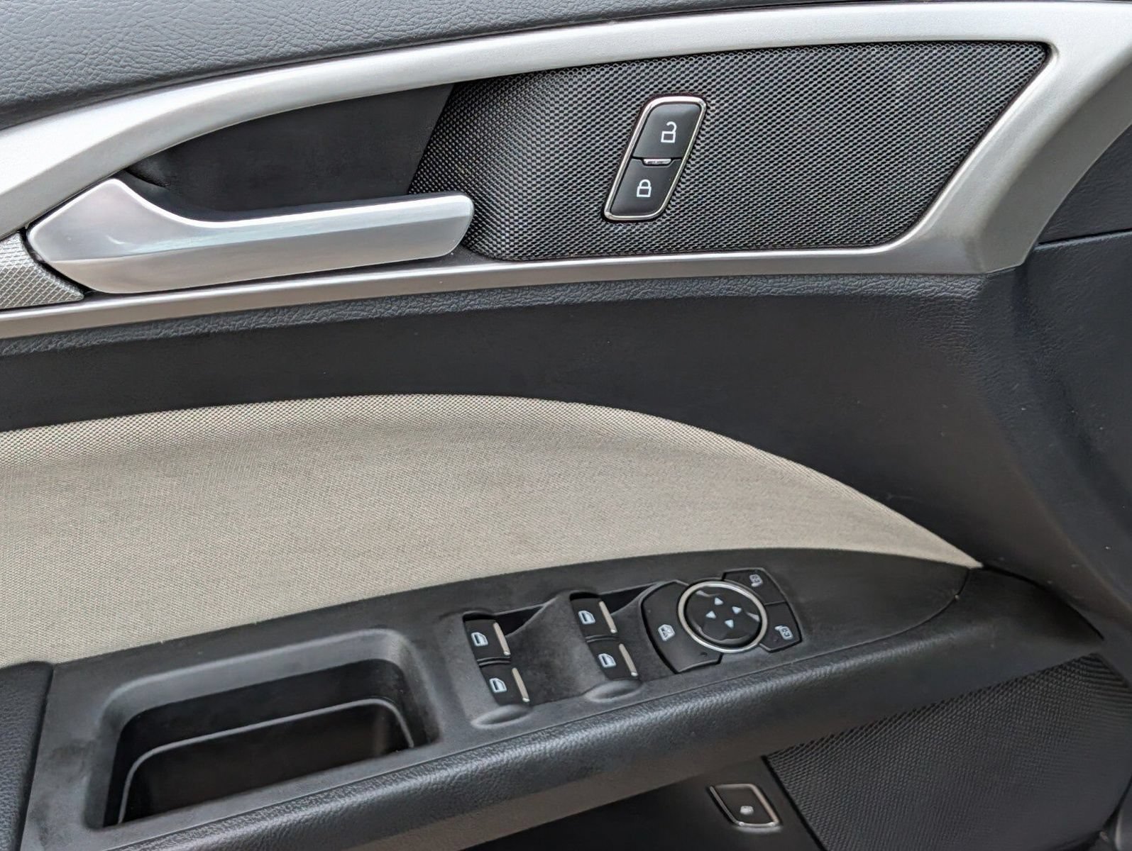 Used 2018 Ford Fusion S FWD image 22