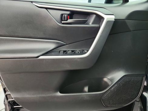 Used 2019 Toyota RAV4 LE w/ All Weather Liner Package AWD/4WD image 21
