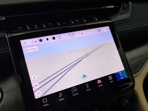 Used 2024 Jeep Grand Cherokee Limited image 3