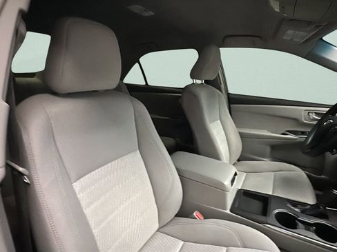 Used 2016 Toyota Camry LE image 14