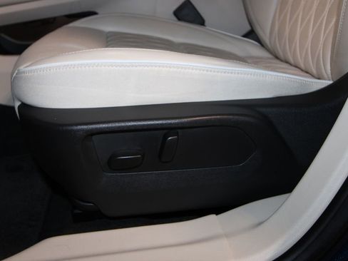 Used 2023 Buick Envision Avenir AWD/4WD image 9