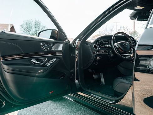 Used 2015 Mercedes-Benz S 550 Sedan image 16