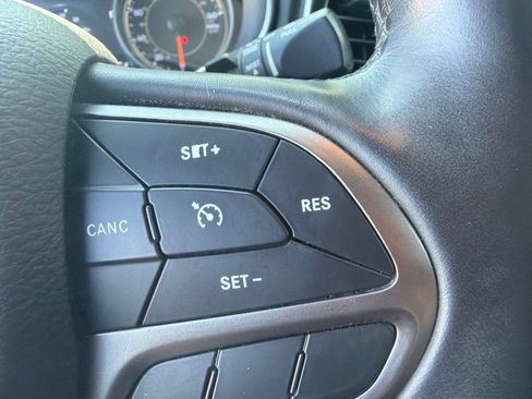 Used 2019 Jeep Cherokee Limited AWD/4WD image 33