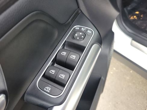 Used 2025 Mercedes-Benz GLA 250 image 15