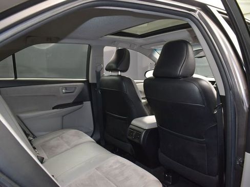 Used 2017 Toyota Camry XSE w/ Moonroof Package image 11