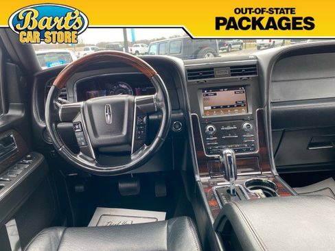 Used 2017 Lincoln Navigator Reserve image 24