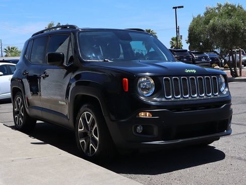 Used 2018 Jeep Renegade Latitude FWD image 15