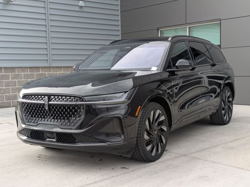 Used 2024 Lincoln Nautilus Reserve w/ Equipment Group 203A image 1