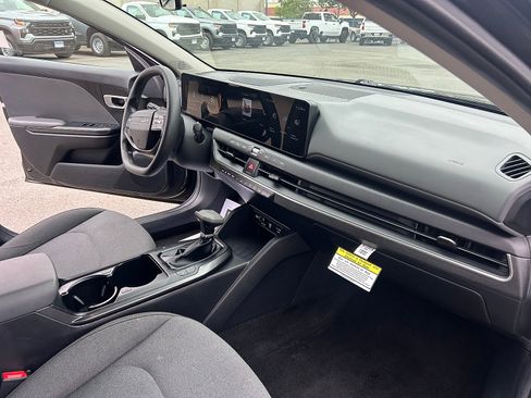 Used 2025 Kia K4 FWD image 27