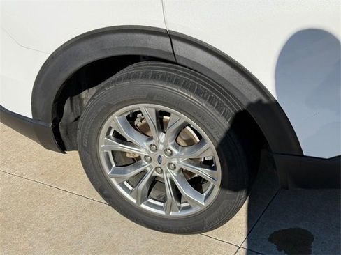 Used 2020 Ford Explorer XLT w/ Equipment Group 202A image 8