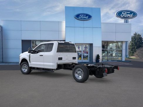 New 2025 Ford F350 XL w/ XL Chrome Package image 4