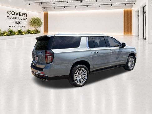 Used 2024 Chevrolet Suburban Premier w/ Advanced Technology Package AWD/4WD image 13