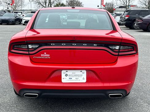 Used 2022 Dodge Charger SXT image 4