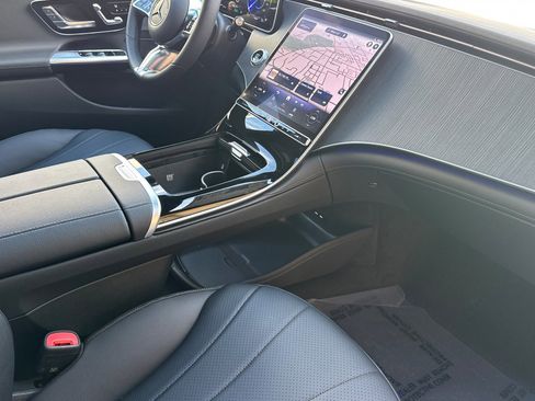 New 2026 Mercedes-Benz EQE 320 4MATIC Sedan image 27