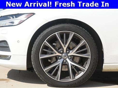 Used 2018 Volvo S90 T5 Momentum w/ Convenience Package image 5
