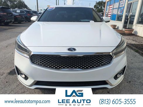 Used 2017 Kia Cadenza Premium w/ Luxury Package FWD image 8