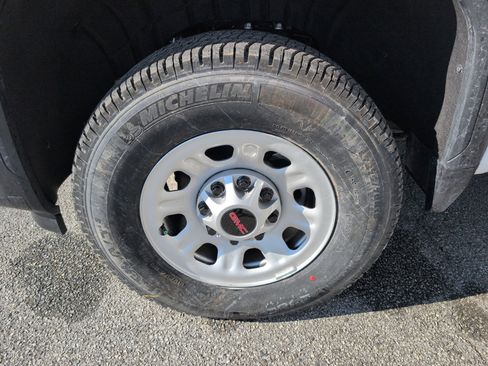 New 2026 GMC Sierra 2500 Pro w/ Convenience Package image 2