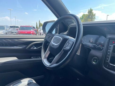 Used 2023 GMC Yukon Denali AWD/4WD image 32