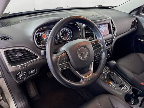 Used 2021 Jeep Cherokee Latitude Lux AWD/4WD image 9