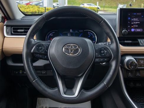 Used 2023 Toyota RAV4 XLE Premium AWD/4WD image 24