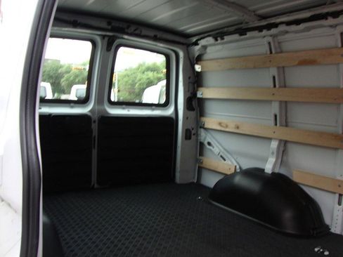 Used 2025 Chevrolet Express 2500 w/ Driver Convenience Package RWD image 10