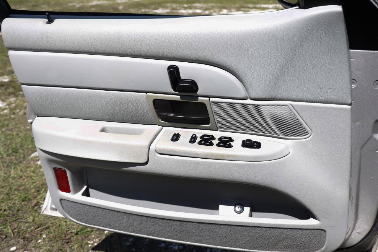 Used 2005 Ford Crown Victoria LX RWD image 37