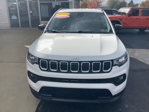 Certified 2022 Jeep Compass Latitude w/ Convenience Group image 3