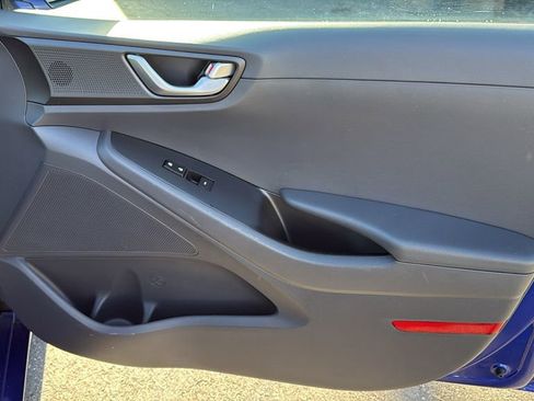 Used 2019 Hyundai Ioniq Plug-In Hybrid image 30