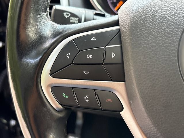 Used 2020 Jeep Grand Cherokee Altitude AWD/4WD image 27