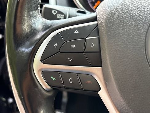 Used 2020 Jeep Grand Cherokee Altitude AWD/4WD image 27