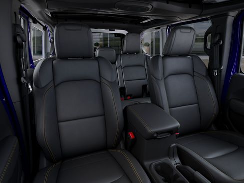 New 2026 Jeep Wrangler Unlimited Sahara AWD/4WD image 17