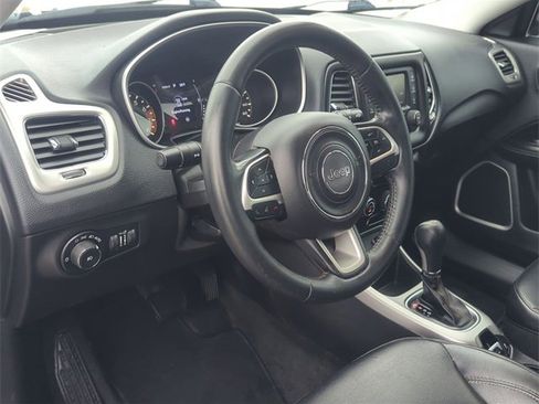 Used 2018 Jeep Compass Latitude image 12