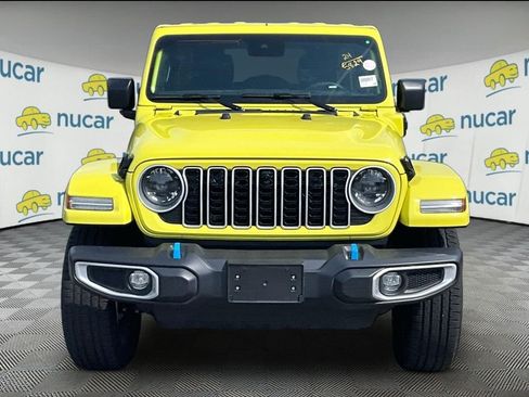 Used 2024 Jeep Wrangler Unlimited Sahara w/ Technology Group AWD/4WD image 2