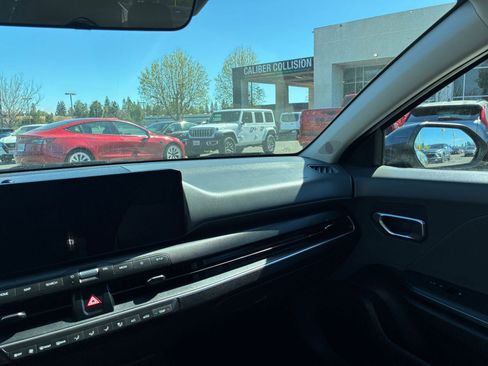 Used 2025 Kia K4 LXS image 34