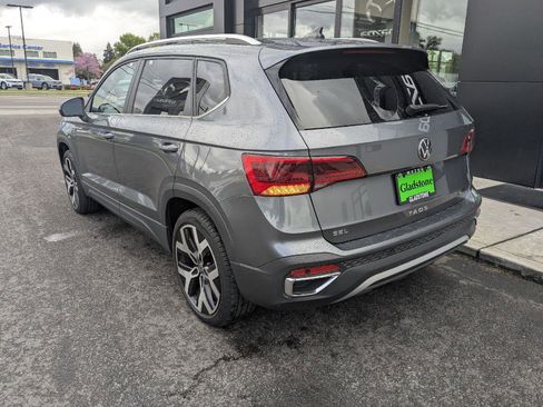Used 2022 Volkswagen Taos SEL image 4