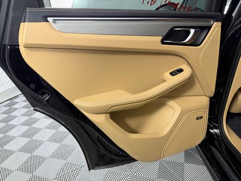 Used 2018 Porsche Macan Turbo image 29