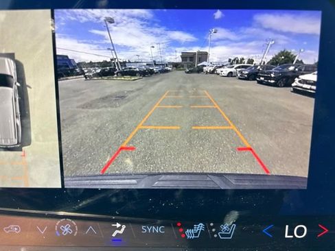 Used 2025 Chevrolet Suburban Premier AWD/4WD image 24