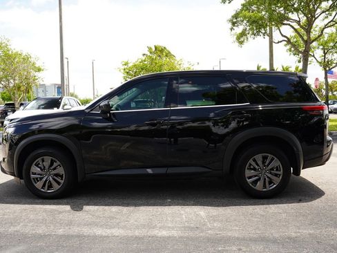 Used 2023 Nissan Pathfinder S FWD image 7