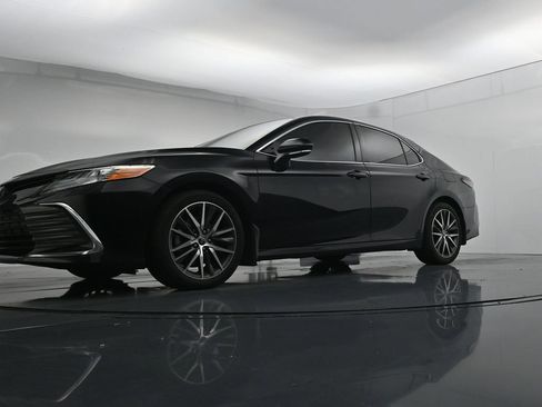 Used 2024 Toyota Camry XLE FWD image 20