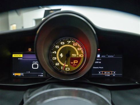 Used 2018 Ferrari 488 GTB RWD image 27