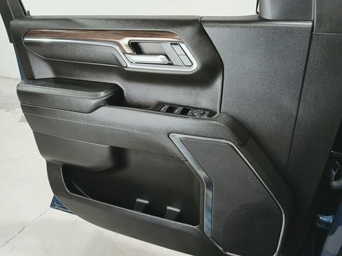 Used 2024 Chevrolet Silverado 1500 LT AWD/4WD image 28