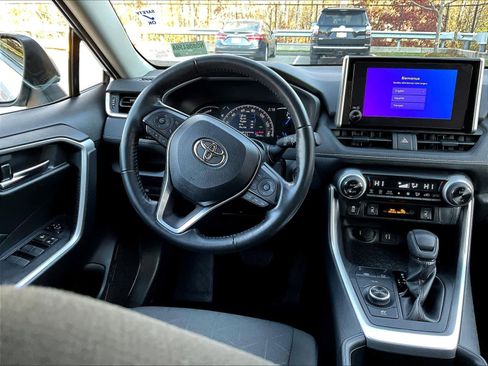 Used 2023 Toyota RAV4 XLE image 17